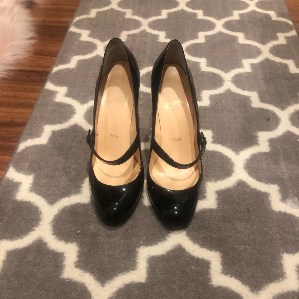 Christian Louboutin black patent Mary Janes sz 40.
